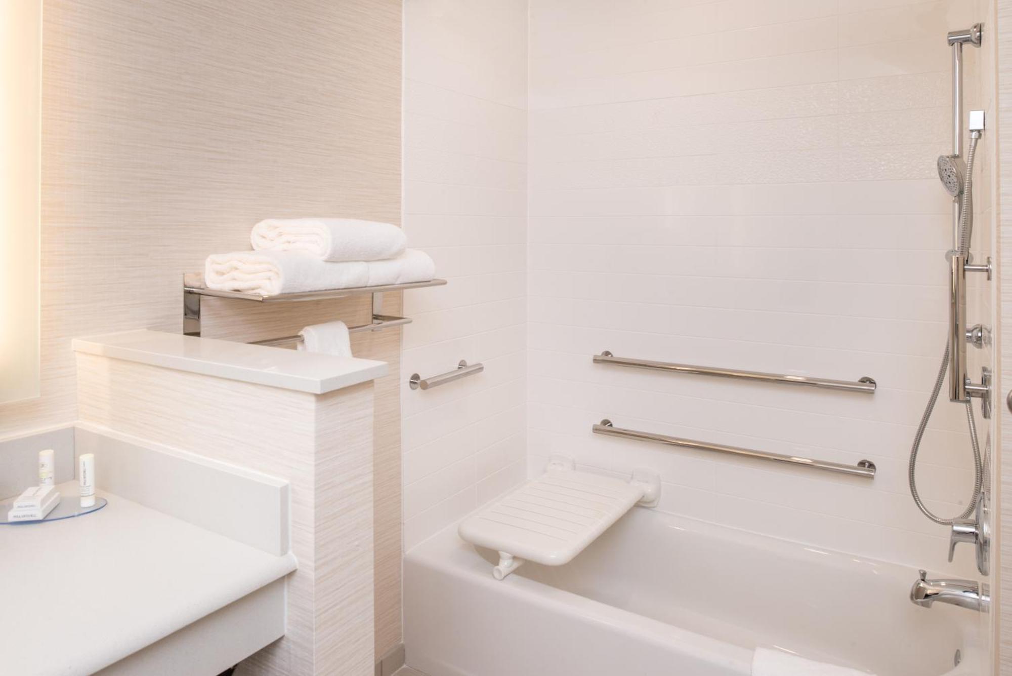 Fairfield Inn & Suites By Marriott Akron Stow Экстерьер фото